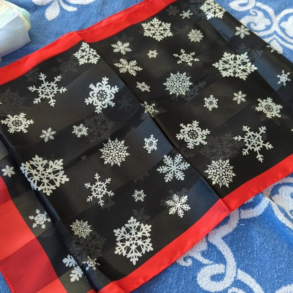 Scarves - Picture 4 of 5